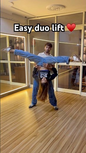 Easy duo lift ♥️ #duo #acrobat #ytshort #youtubeshorts #acrobatics #duet