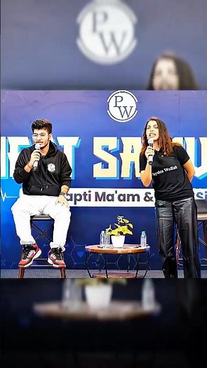 Gift for Vipin Sir & Samapti Mam🎁 #physicswallah