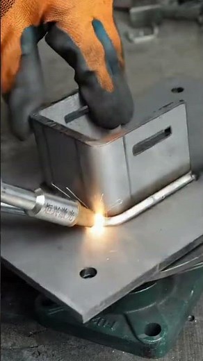 Handheld Laser Welding Machine Wrought Iron Factory Laser Equipment Manufacturer