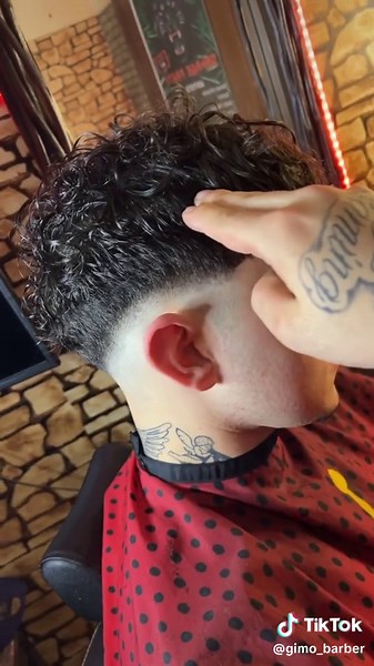 Classic Mid-Fade Barber Haircut | Expert Tips
