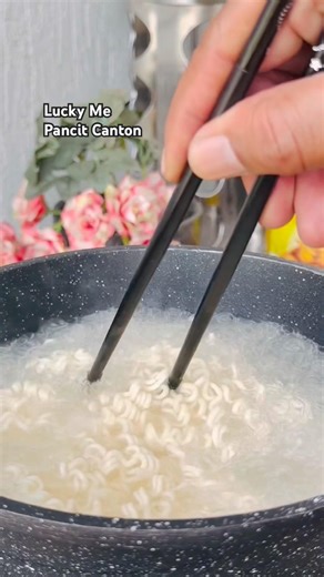Lucky Me Pancit Canto#luckymepancitcanton #luckyme #pancitcanton #highlights #cooking #fypシ