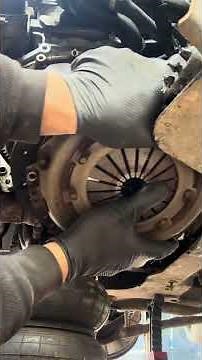 Peugeot 308 - damaged slave cylinder