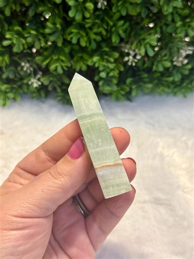 Pistachio Calcite Point | Pistachio Calcite | Pistachio Calcite Crystal | Pistachio Calcite Carving - Etsy