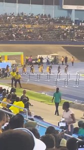 Nigerian sprinter Tobi Amusan has become the world's fastest woman in the women's 100m hurdles in 12.40 seconds 🇳🇬🔥 | Naija FM 102.7