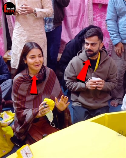 Virat and Anushka with Premanand Ji Maharaj Tulsi Mala 😱