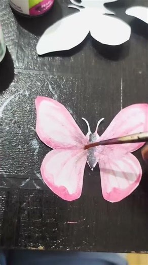 To make your bed corners pretty🦋 #diywalldecor, #roomdecor, #pinterestaesthetic, #pinterestroomdecor