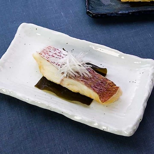 ふんわり美味しい♪ 鯛の酒蒸しのレシピ動画・作り方 | デリッシュキッチン
