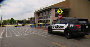 Security guard injured in confrontation with shoplifters at Olympia Fields Walmart