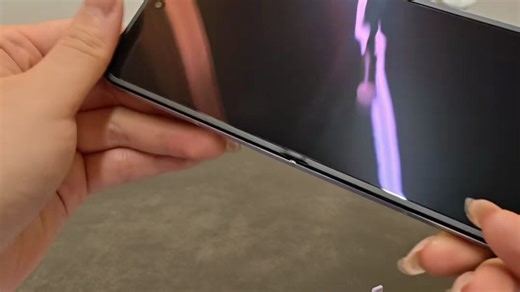 沉浸式开箱这么多配件第一次尝试沉浸式开箱,没想到这次有这么多花样的配件,一起来开箱看看呗#小米MIXFlip2首发评测#小米#小米小折叠-7519812416