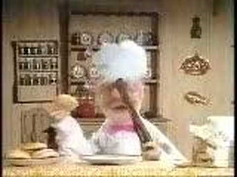 Muppet Show - Swedish Chef - making donut