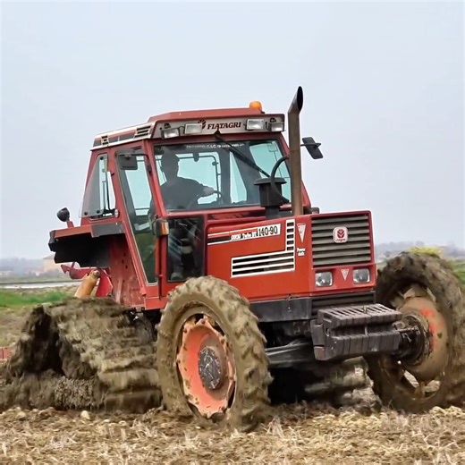 635K views · 4.6K reactions | This old fiatagri turbo DT 140-90 worked well in deep muddy fields✅ #fiatagri #tractorlife #farminglife #bigmachines | Big Machines | Facebook
