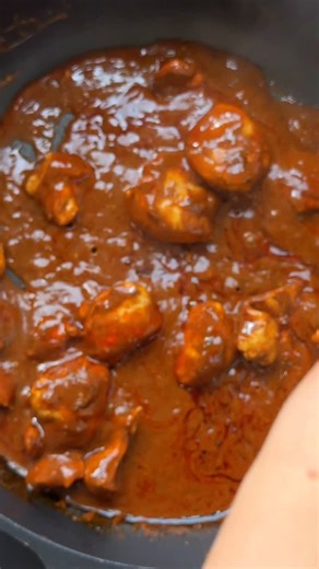 Our new chicken mole sauce gives you a rich, velvety mole in 20 minutes! Just add chicken and rice 🥘 #capsicana #latinfood #dinnerideas #mole #chickenmole | Capsicana