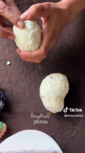 Tutorial Snoopy: flor con limpiapipas paso a paso fácil