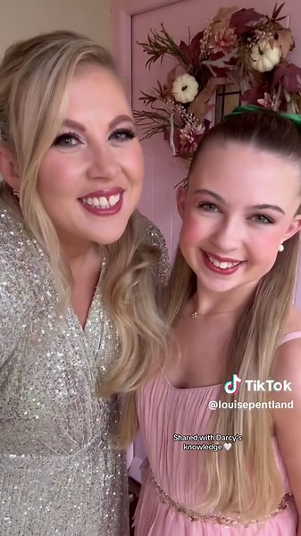 💕 Anyone want to help me interpret a dream? 💭I had an awful one, about Darcy, that’s really shaken me up. It’s not so much what happened in the dream but how I felt and I’ve been thinking about it for days. 😞 In the dream Darcy wanted her hair trimmed. She asked for just a tiny trim and I cut a HUGE chunk of her hair out on one side. She was left with just a few strands and she was distr4ught. I took her to a stylist who cu!- it into a bob and I was just dev0stated that I had removed her beau