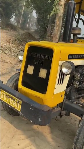 International 444 Tractor Overview