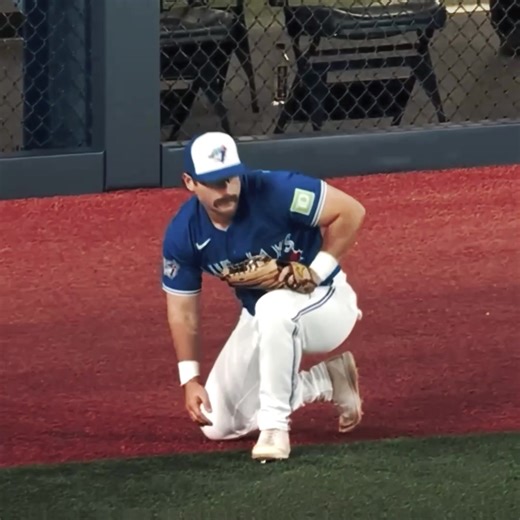 king finally got a hit and it was a big one too yay!!! Let’s go for the 4th consecutive series win tmr also another edit checked off the list but I did add a few more guys hashtagKazadillas #bluej ays #viral #fyp #edit #davisschneider @Toronto Blue Jays