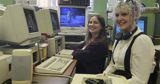 Students explore vintage computers in UW-Milwaukee's specialized Retrolab