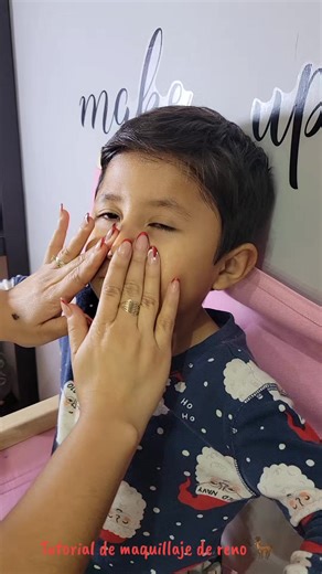 Tutorial de Maquillaje de Reno para Niños