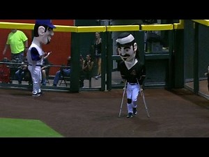 SD@ARI: The Big Unit mascot wins the Legends Race