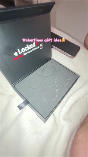 We had been wanting to go get our permanent bracelets done but hadn’t found the time so when i saw this i thought it was perfect. They’ve been on us for about a month now and they are great!! 💕😍 #permanentbracelet #permanent #permanentjewelryexperience #lockedpermanentbracelets #permanentbracelets