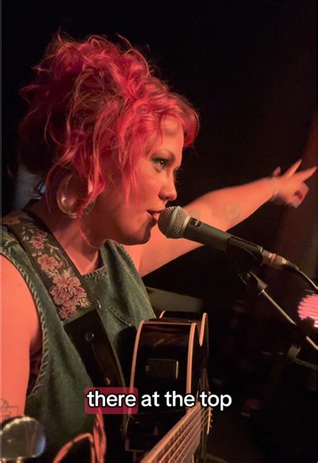 this is definitely one of my most favourite songs I’ve ever written🥹💕💕💕💕 was one of those ones where the words flowed out so easily & I still relate to it sm now #lyrics#music#livemusic#pop#indie