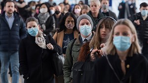 Brits urged to wear face masks again 😷