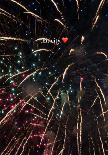This was awesome to see!🎆🎇 #washingtonmonument #washingtondc #fireworkshow #dclife