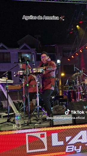 Aguilas de America: Canciones del Recuerdo y Cumbia Sureña