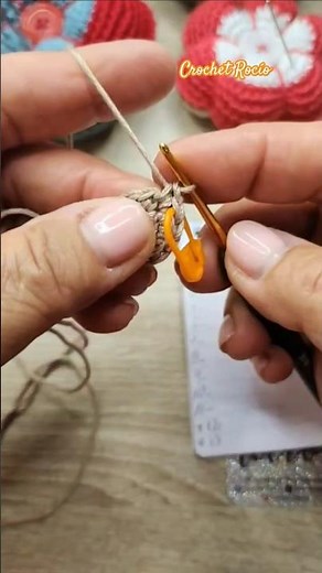 No te puedes perder esta genial idea de ALFILETERO tejido a crochet, paso a paso