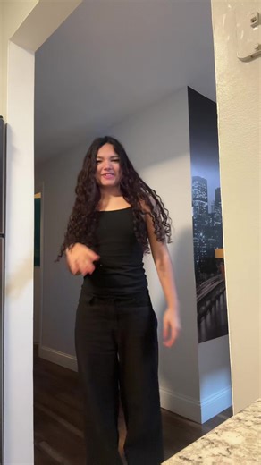 só dança uma música mds #fyp #dancinha #vaiprofycaramba