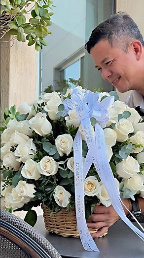 Luxury white roses for refined celebrations in Dubai 😍 #flowersae #dubaiflowers #whiteroses