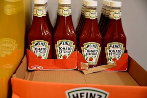 Rewe, Penny und Co: Vernichtendes Urteil für Heinz-Ketchup! SIE hängen das Marken-Produkt ab