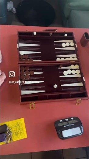 Gary vs Stuart - EPIC #Backgammon CLASH [Amazon board]! 🎲🎲