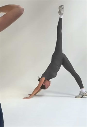 She didn’t know she would be opening a Pilates studio a year later 🫶🏻 #pilates