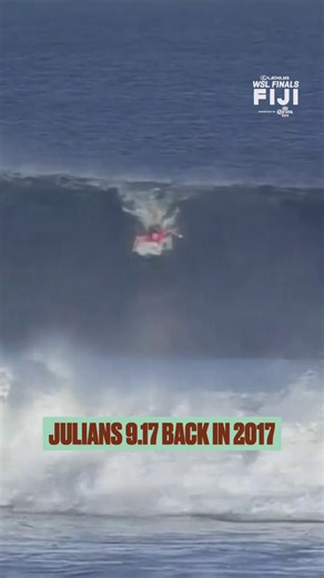 Smooth operator Julian Wilson threading a long Cloudbreak tube back in 2017 The Lexus #WSLFinalsFiji kicks off August 27 🗓️ Fiji Tourism info | World Surf League