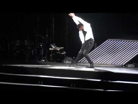 Usher tribute to Michael Jackson