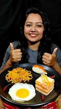 Eating Egg, Chowmein, Momo, Cake #shorts #ppeats #momos #cake