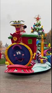 Mickey rides in the train to lead off Mickey’s Dazzling Christmas Parade at Disneyland Paris! This video is from 2021. I love the music from the parade. Christmas kicks off on November 9, 2024 at the resort - along with the parade. The parade was new in 2021 and designed by Jody Daily of Kevin & Jody fame. #disneylandparis #dlp #mickeysdazzlingchristmasparade #dlpchristmas #dlrp #disneyholidays #disneychristmas #mickeymouse #disneyparade #disneychristmasparade | Mousesteps