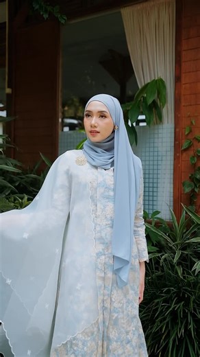 Be Minimal, Be You 🤍✨ on Instagram: "Prices are always better on our website ❤️ Make your Raya softer & prettier with Saffya Kebarung ✨ Potongan kebarung yang buat nampak lebih slim, dipadankan dengan warna pastel lembut yang bagi look fresh & muda 🤍 Datang sekali dengan kain lipat batik — 5 colours, 2 sizes boleh pilih. Limited stock — cepat grab sebelum stok habis guys 🌙"