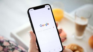 Use the Google App to Make Your iPhone Work More Like an Android