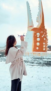 🍑Peach客室乗務員のオフ旅 〜女満別編〜 動画クリエイター シライフウタ さんが撮影するひがし北海道！📱 Peachで女満別空港から行くスポットをご紹介します。✈️🍑 冬ならではの 知る・見る・食べる魅力が勢ぞろい。🦀✨ 皆さんの気になるスポットはどちらでしょうか？ ／ 旅したスポットはこちら ＼ SHOT 1：関西空港 Terminal2 SHOT 2：阿寒湖アイヌコタン SHOT 3：博物館 網走監獄 SHOT 4：北海道立 北方民族博物館 SHOT 5：北海道立オホーツク流氷科学センター SHOT 6：寿し安 SHOT 7：ジェラテリア Rimo SHOT 8：カニの爪 動画を見て、Peachで女満別に行ってみたい！と感じたら、 合わせてフライトスケジュールもチェックしてください♪ この冬、皆さんのご搭乗をお待ちしています✈️ 【2023年3月25日までのフライトスケジュール】 ✈️大阪(関西)から 大阪(関西)ー釧路 【12月-1月】火,木,金,日 運航 【2月】2/2-3,5,7,9-10,12-28 運航 【3月】3/1-25 運航 大阪(関西)ー女満別 【12