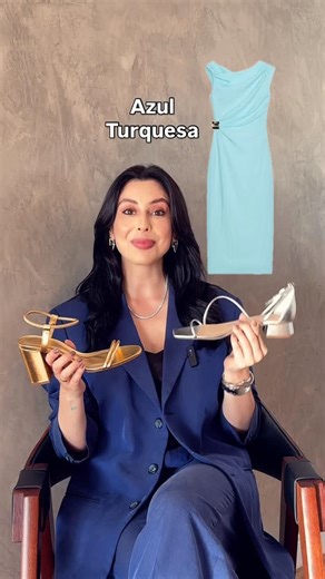 CÁSSIA LAUANE on Instagram: "Sandália prata ou dourada, combine do jeito certo ✨ São clássicas e atemporais, você pode usar em ocasiões especiais e até mesmo no dia a dia, criando uma combinação hi-lo de estilos! Elas são da @menta_pimenta @mentapimentasantiago e se você quiser receber o link, comenta “sandália” que eu te envio. Já começa a me seguir para mais combinações de estilos 👇 #looknatal #lookanonovo #combinacoesdecores #cores #sandalia"