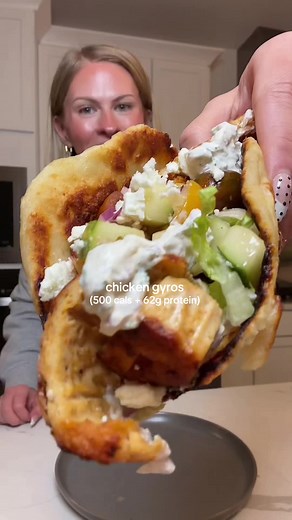 Delicious Chicken Gyros Recipe with Cucumber Salad