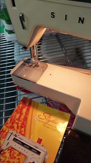 Singer Stylist 534 Vintage Sewing Machine W Pedal Tested & Works Video