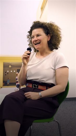 SOS-Kinderdörfer weltweit on Instagram: "Kaija leitet bei den SOS-Kinderdörfern weltweit die Strategieabteilung für Innovation und Programmentwicklung. Sie beschäftigt sich mit der Frage, wie wir in Zukunft noch mehr Kinder, Jugendliche und ihre Familien erreichen können. Welche Programme es dafür braucht und wie wir gemeinsam dorthin kommen. Kurz gesagt: Kaija denkt heute an das Morgen, damit Hilfe auch in Zukunft ankommt. 💚 Hast du auch Fragen an Kaija? Schreib sie uns in die Kommentare! Wir