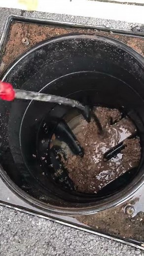 How to clear a Blocked Drain with rods