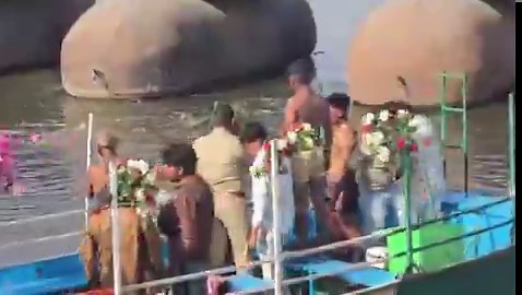 Tragic news coming from Mathura,Virndavan (Uttar Pradesh): Boat accident on the Yamuna near a pontoon bridge; around 25–27 people were onboard. Prima facie, the boat collided with the bridge. 10 bodies recovered so far; rescue ops underway with Police, Fire teams, divers. NDRF & SDRF teams en route; search for missing continues. There is information about six Ludhiana people on the boat as a lot of devotees from Punjab go to Virndavan.