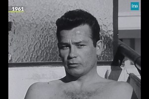 18K views · 417 reactions | DISPARITION. Just Fontaine, recordman du nombre de buts sur une seule Coupe du monde, est mort à 89 ans. Au sommet de sa gloire, il est contraint d’arrêter sa carrière à l’âge de 28 ans. Retour sur l’après-football de ce jeune retraité qui n'hésitait pas à pousser la chansonnette... | INA | Facebook