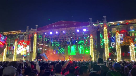 Noooo! Nooooooo!! (Léase con voz de Ludovico)🤣 Los backs en el zócalo? Ah no,solo fue el intro. 🤣 Bueno ya fuera de m@m3…que buena rola,una joya y más aún con la tremenda colaboración de Ana!! Que hermoso toca el sax,lo hace con tanta pasión que transmite la misma!!🙂😎🫠❤️ VDC