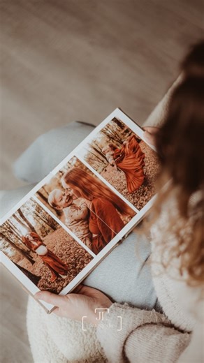 JL fotografie - Bruiloft, motherhood & babyfotograaf on Instagram: "Je hoeft niet te weten hoe je moet kijken. Of wat je moet doen. Dat stuur ik aan voor jou. Tijdens de shoot mag jij gewoon mama zijn. Je kindje mag spelen, rennen, zichzelf zijn. Ik let op het licht, de kleuren, de momenten ertussen. Zodat jij later kunt terugkijken en voelt: ja… dit waren wij. Niet alleen mooie foto’s, maar een tastbare herinnering aan een tijd die nooit meer terugkomt. Een album dat je er steeds weer bij pakt,